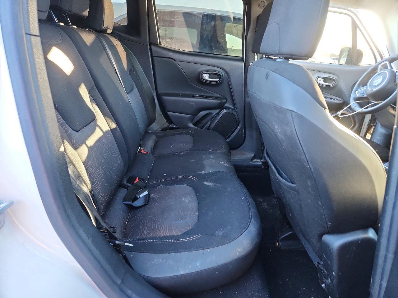 2023 JEEP RENEGADE LATITUDE photo 11