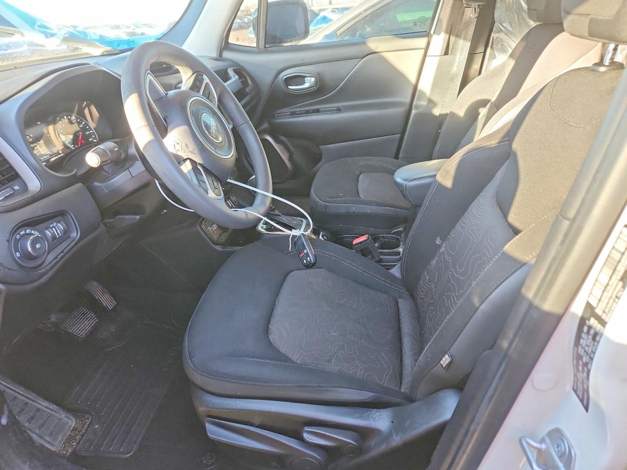 2023 JEEP RENEGADE LATITUDE photo 7