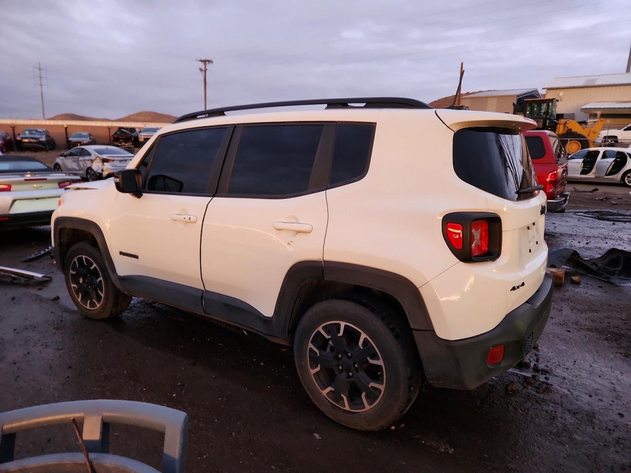 2023 JEEP RENEGADE LATITUDE photo 2