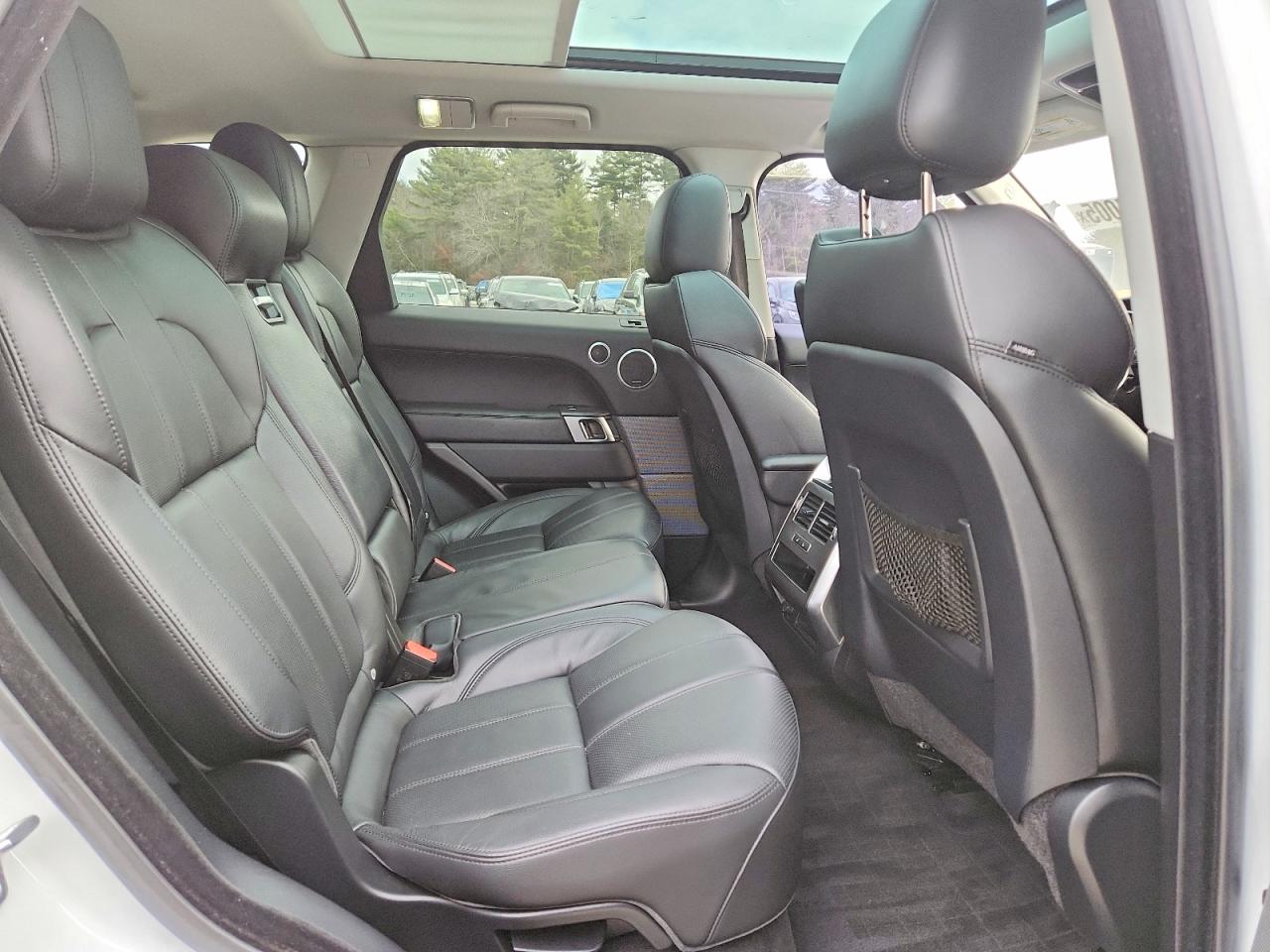 2017 LAND ROVER RANGE ROVER SPORT SE photo 11