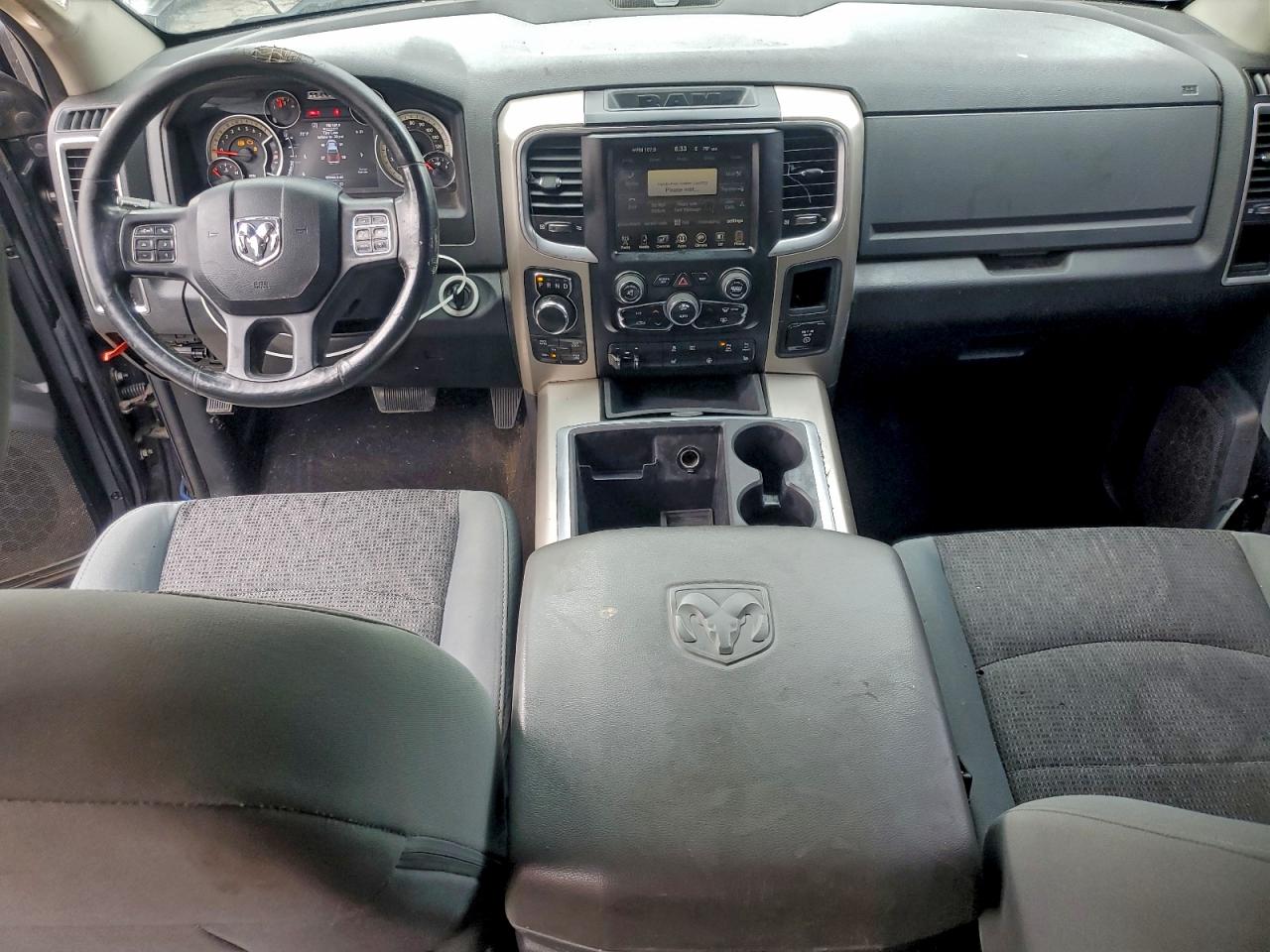 2015 RAM 1500 SLT photo 8