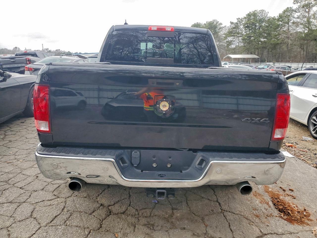 2015 RAM 1500 SLT photo 6
