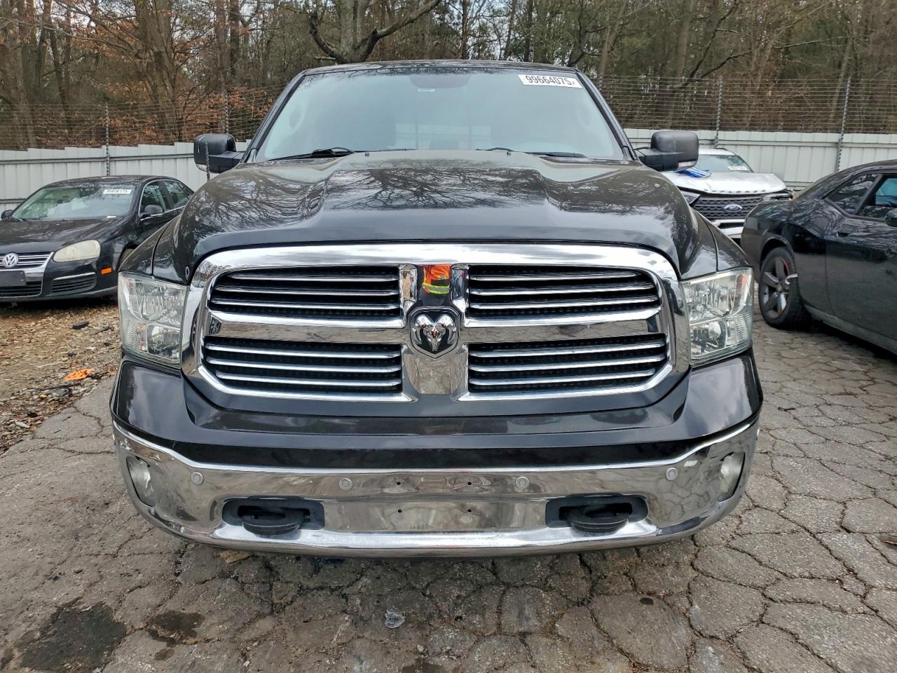 2015 RAM 1500 SLT photo 5