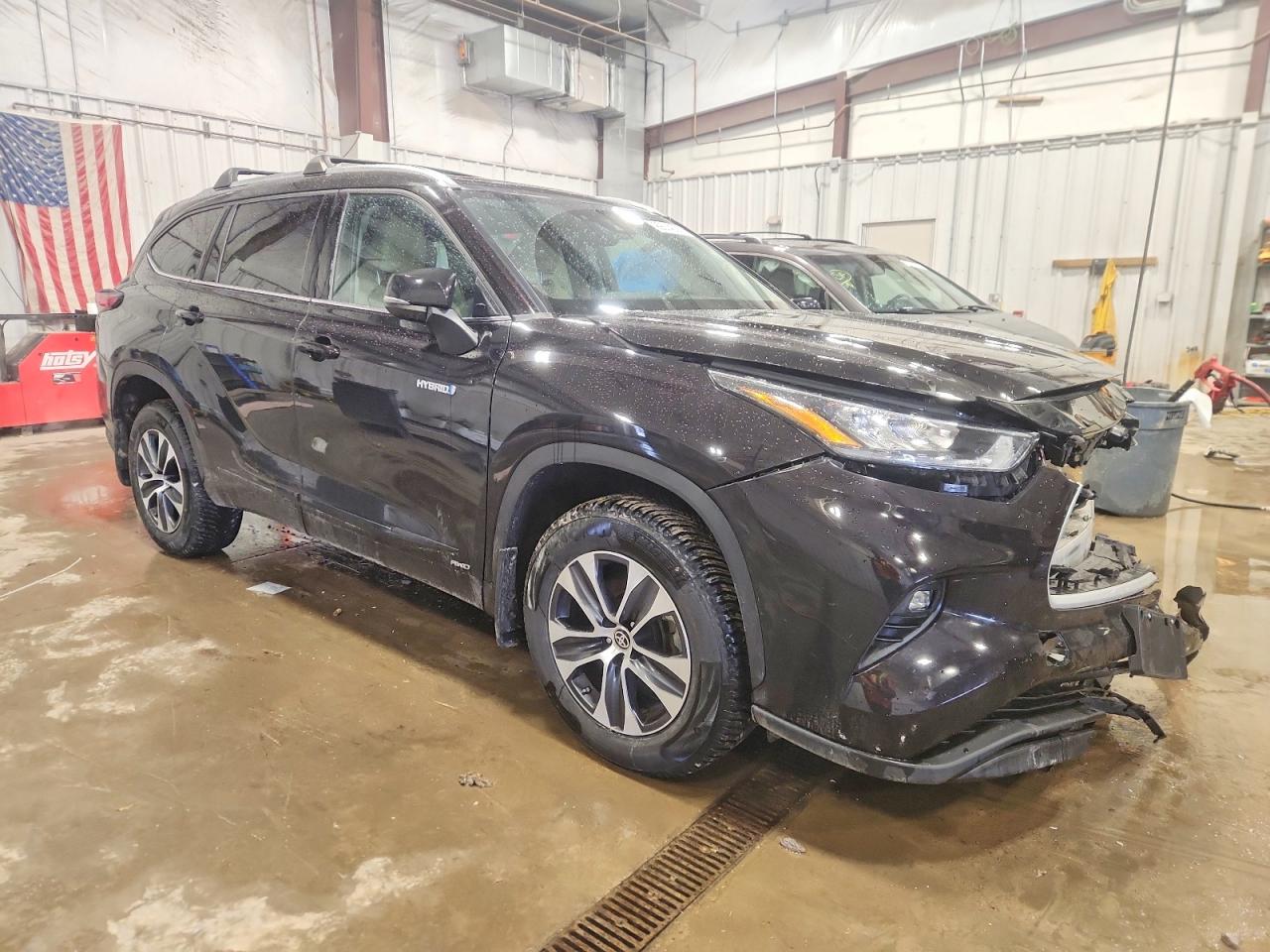 2020 TOYOTA HIGHLANDER HYBRID XLE photo 4
