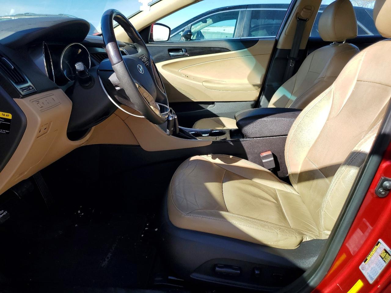 2013 HYUNDAI SONATA SE photo 7