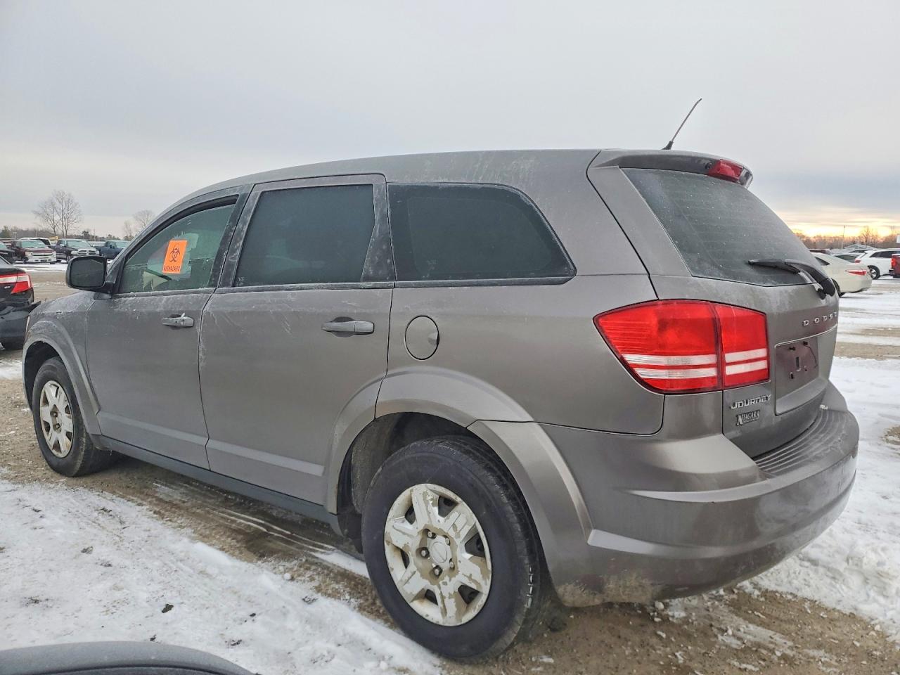2012 DODGE JOURNEY SE photo 2
