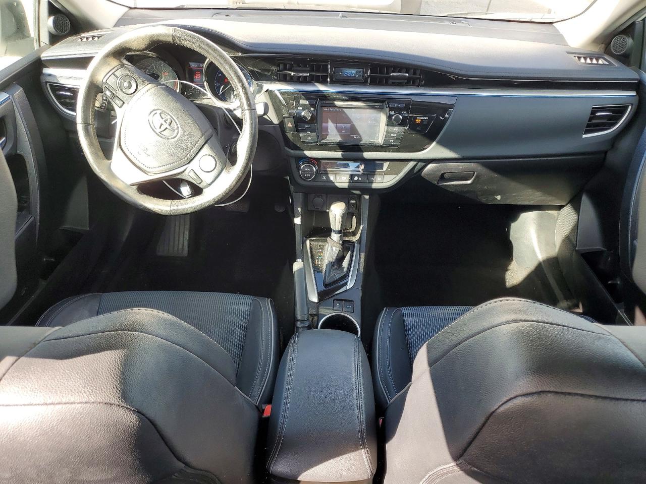 2016 TOYOTA COROLLA L photo 15