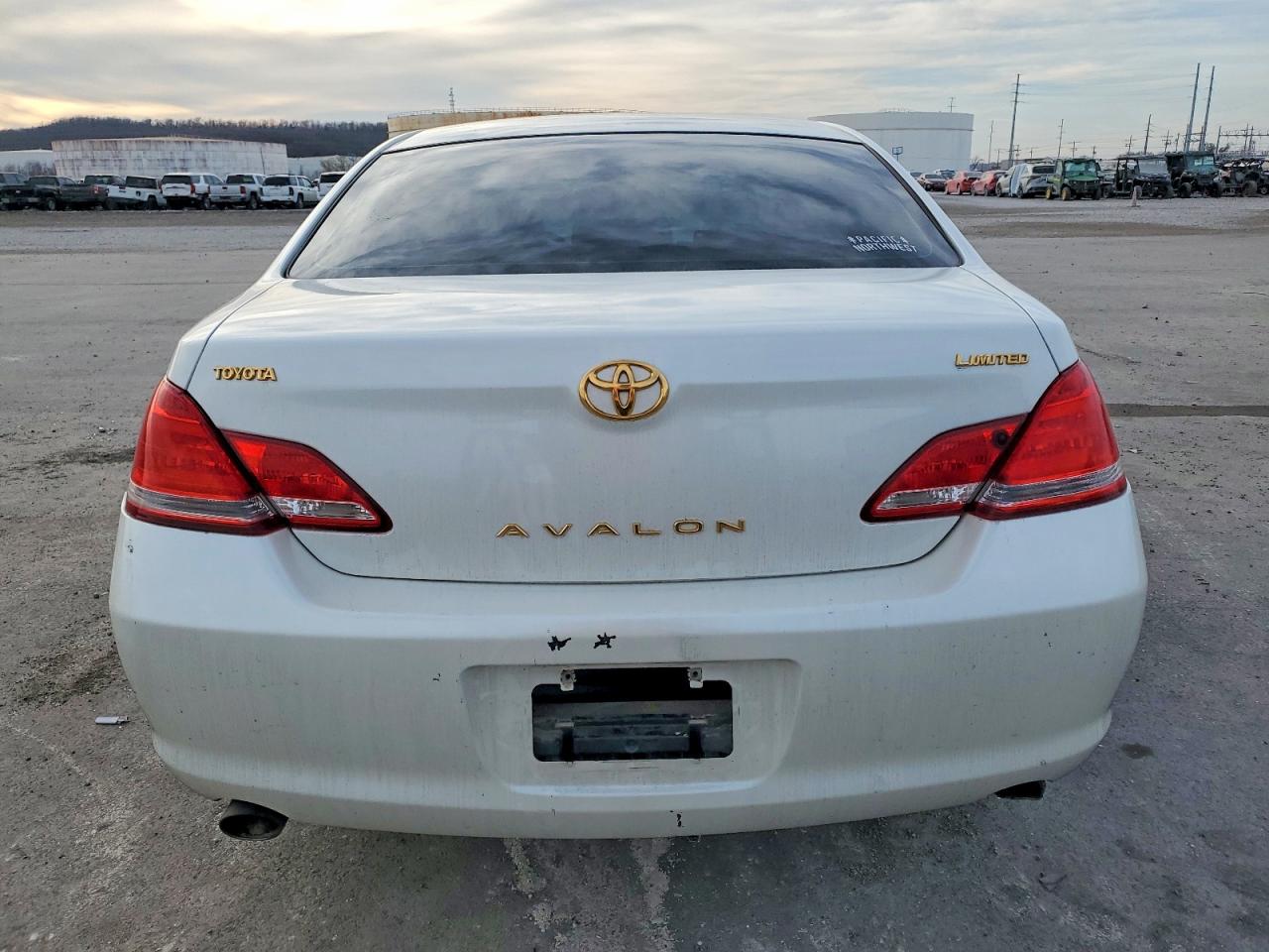 2005 TOYOTA AVALON XL photo 6