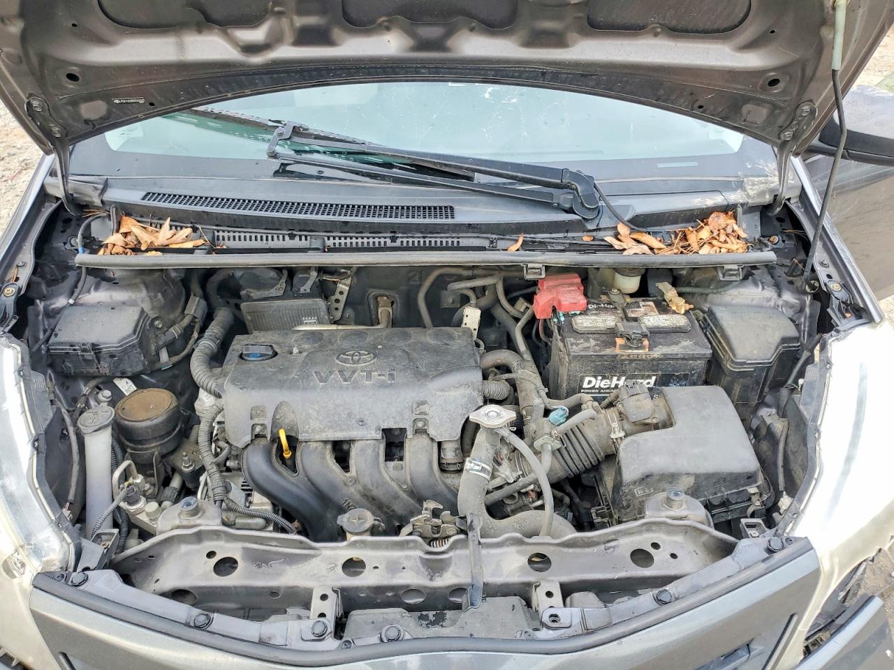 2013 TOYOTA YARIS photo 11