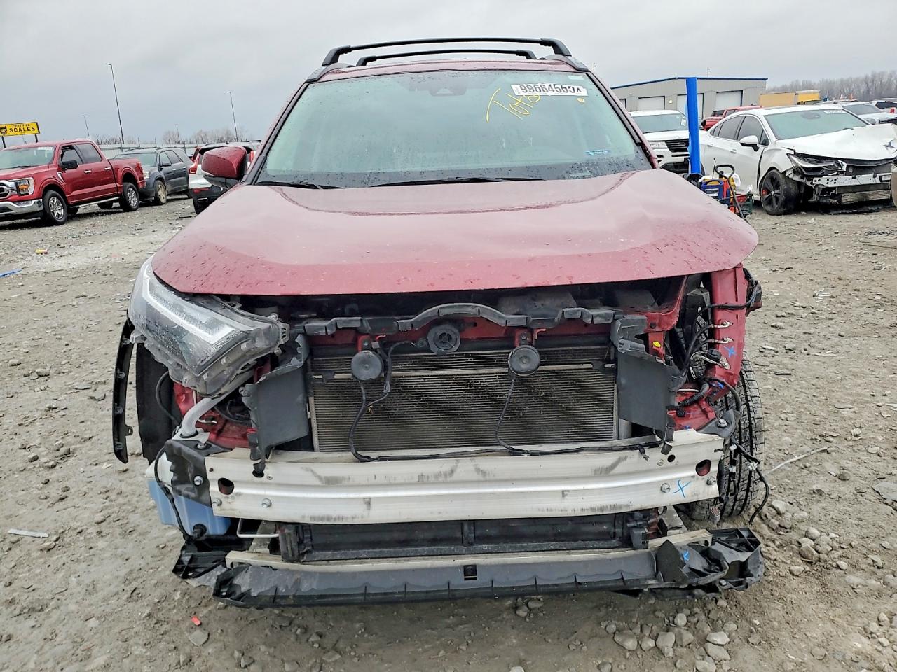 2024 TOYOTA RAV4 XLE photo 5