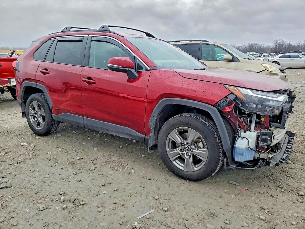 2024 TOYOTA RAV4 XLE photo 4