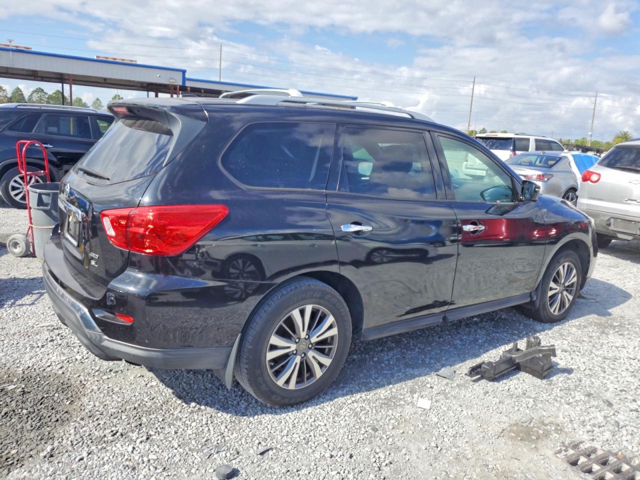 2017 NISSAN PATHFINDER S photo 3