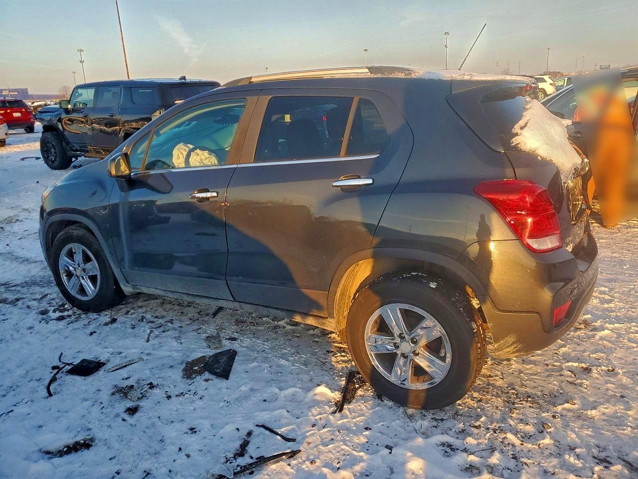 2017 CHEVROLET TRAX 1LT photo 2