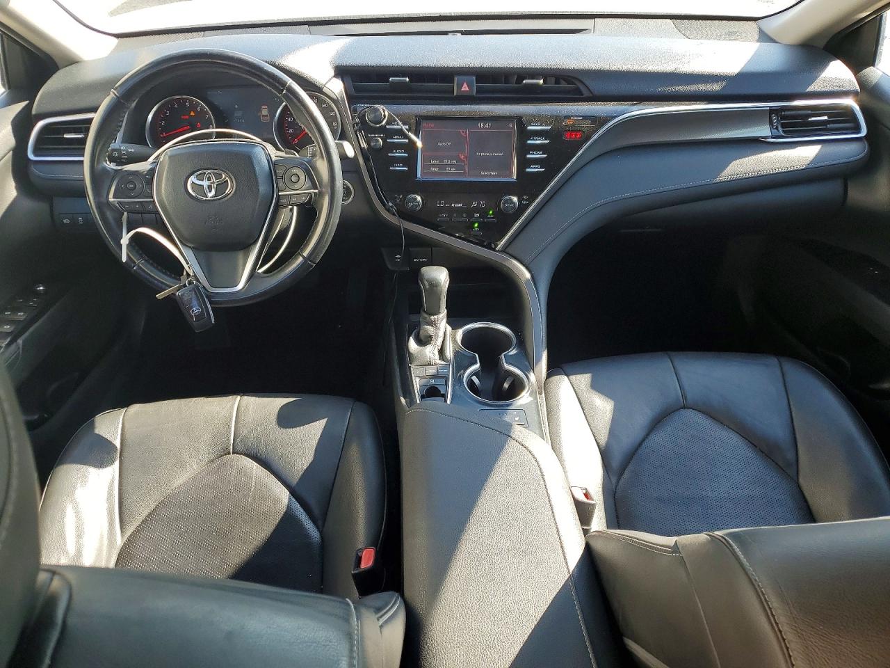 2018 TOYOTA CAMRY XSE photo 8