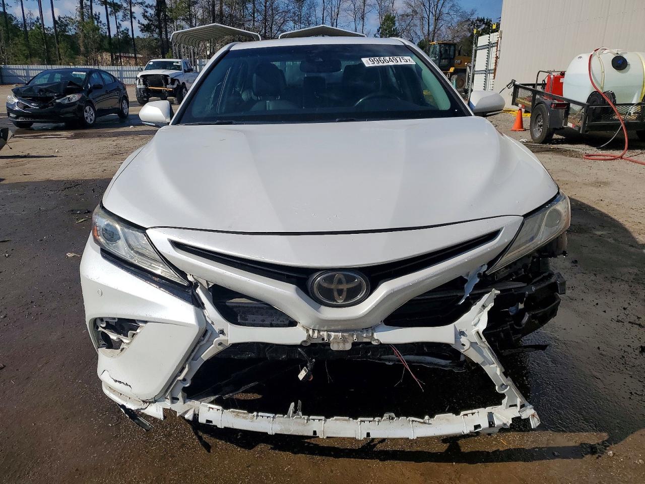 2018 TOYOTA CAMRY XSE photo 5