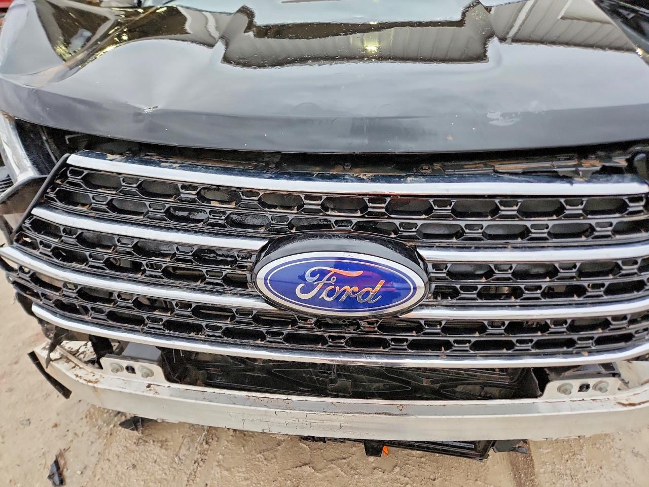 2020 FORD EXPLORER XLT photo 12