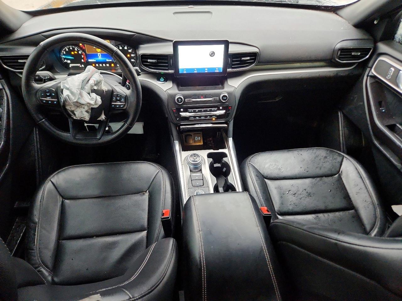 2020 FORD EXPLORER XLT photo 8