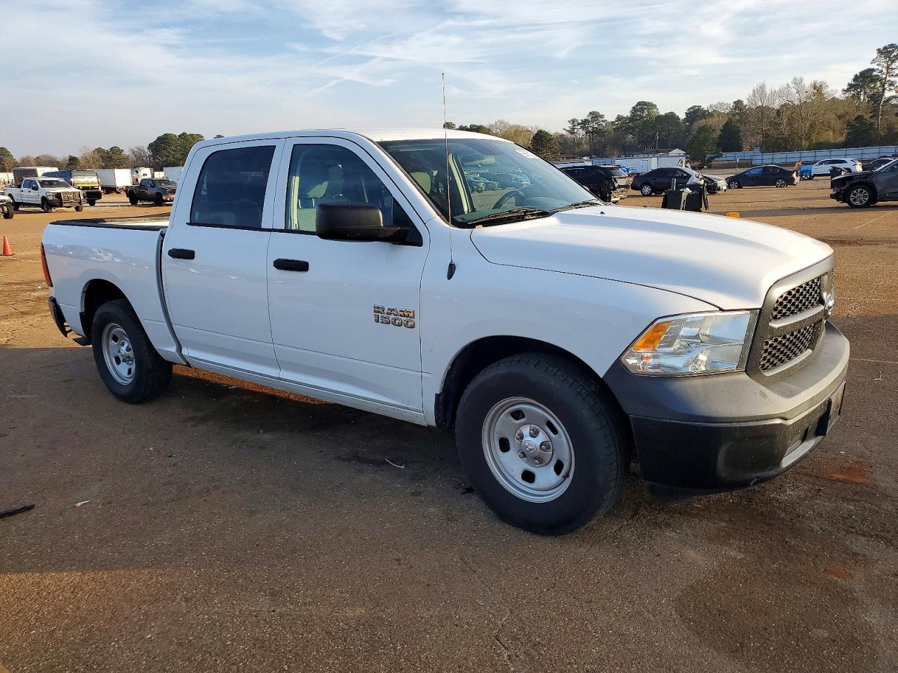 2014 RAM 1500 ST photo 4