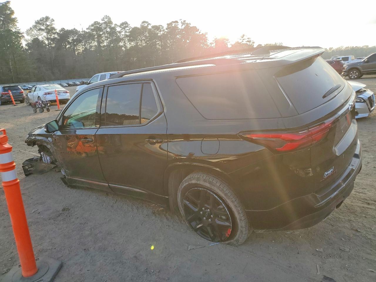 2023 CHEVROLET TRAVERSE PREMIER photo 3