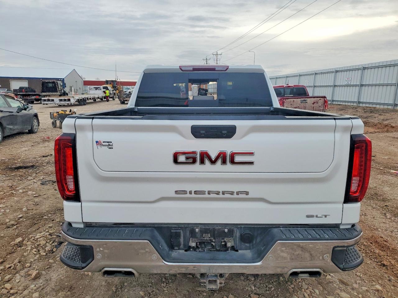 2025 GMC SIERRA K1500 SLT photo 6