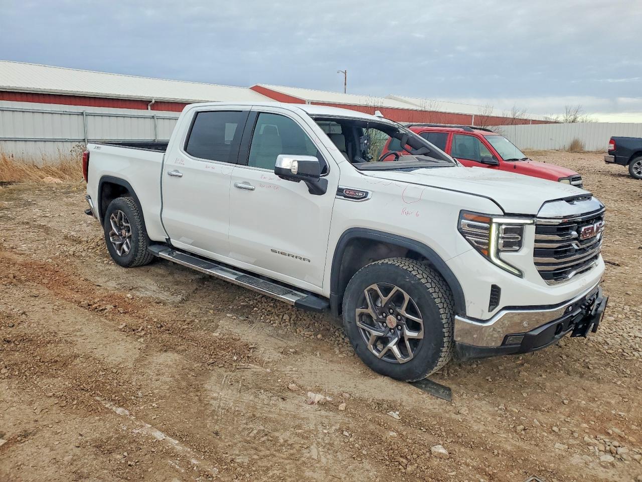 2025 GMC SIERRA K1500 SLT photo 4