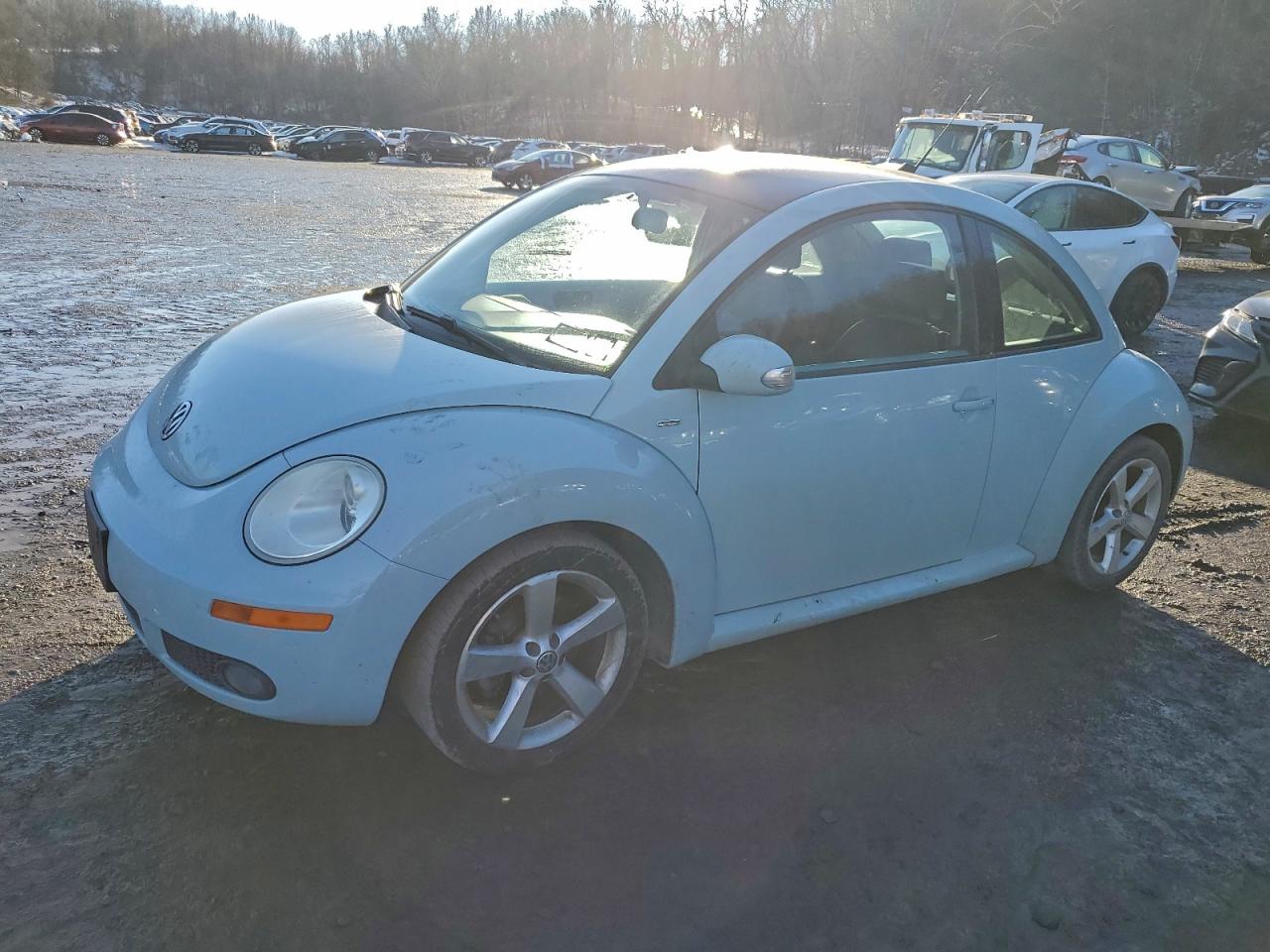 2010 VOLKSWAGEN NEW BEETLE