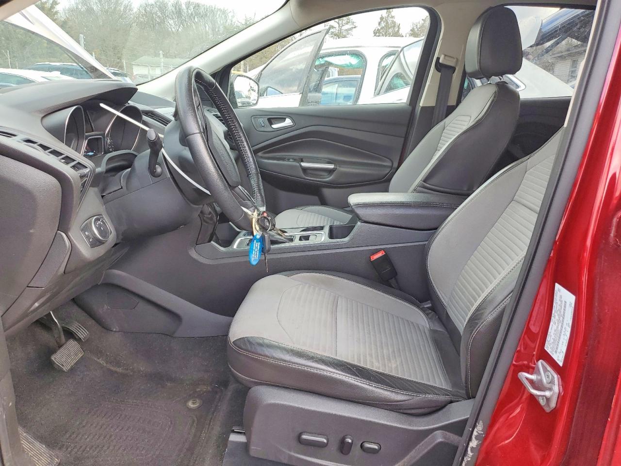 2017 FORD ESCAPE SE photo 7