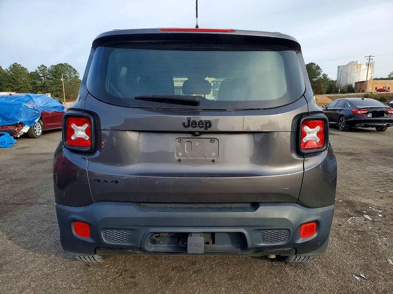 2017 JEEP RENEGADE LATITUDE photo 6