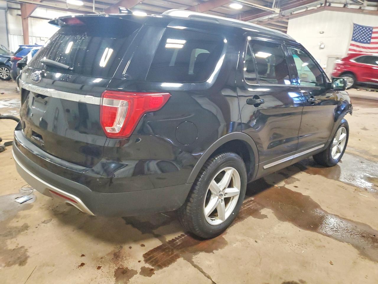2016 FORD EXPLORER XLT photo 3