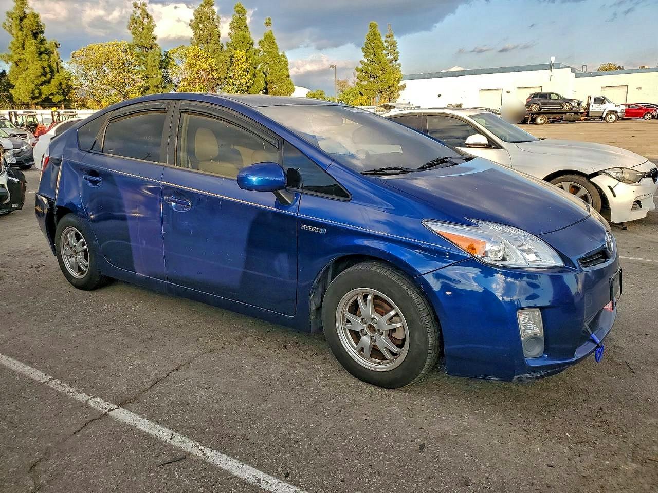 2010 TOYOTA PRIUS photo 4