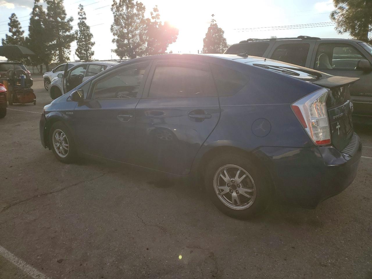 2010 TOYOTA PRIUS photo 2