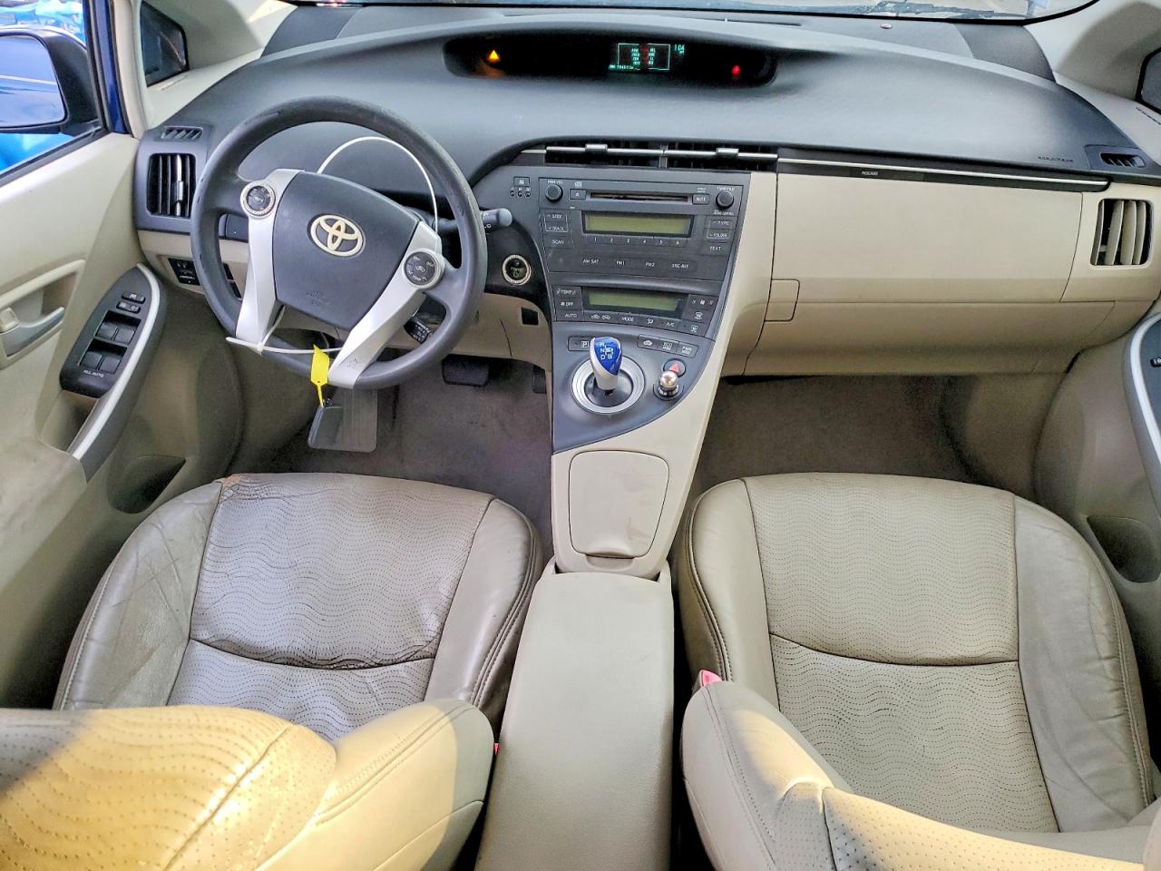 2010 TOYOTA PRIUS photo 8