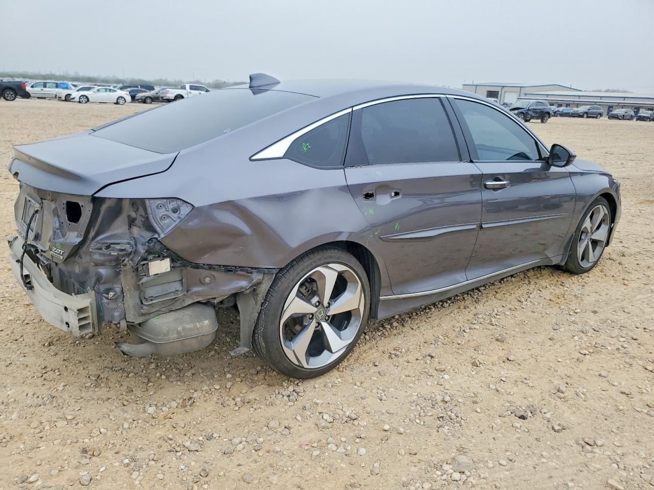 2018 HONDA ACCORD TOURING photo 3