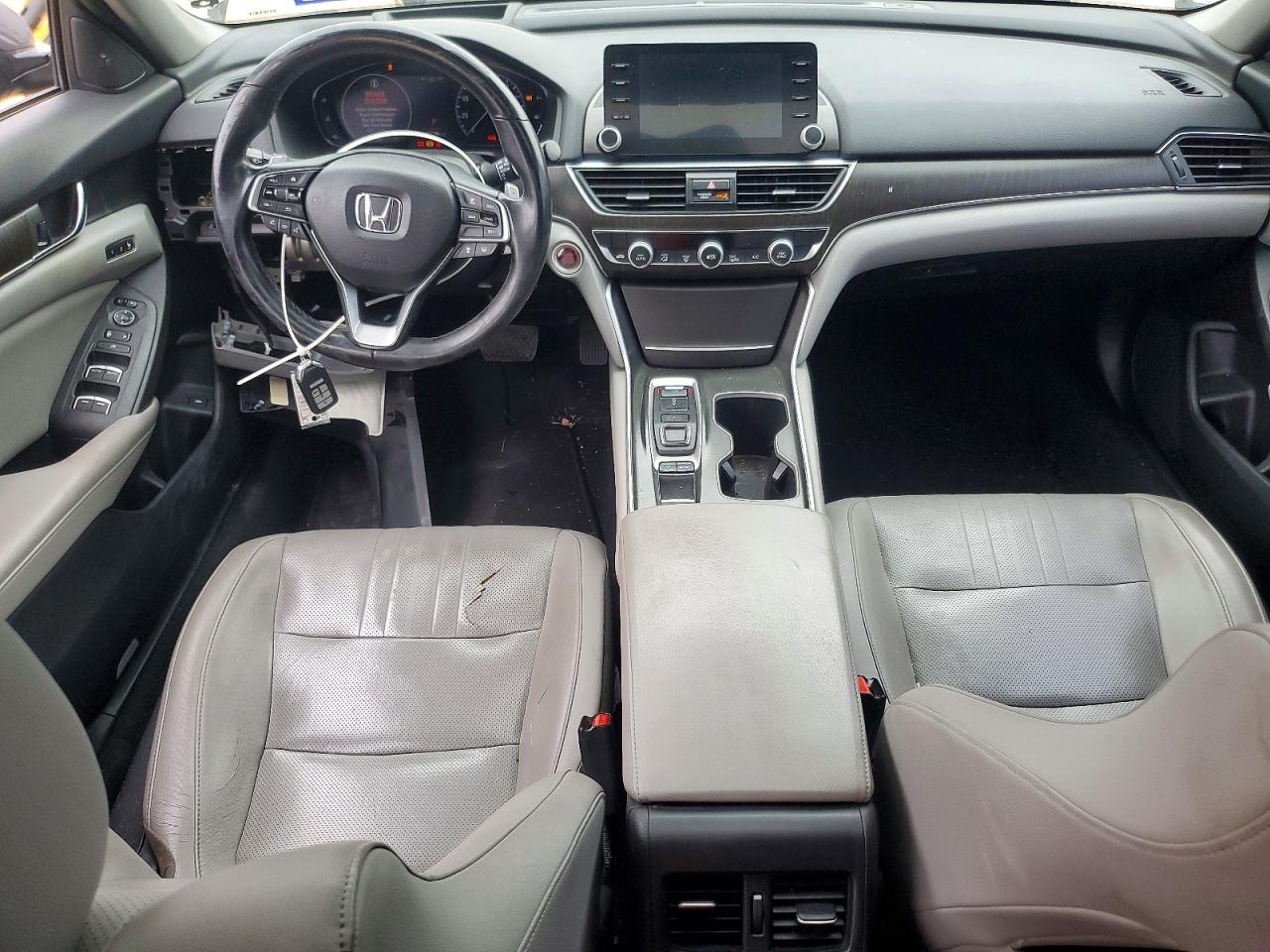 2018 HONDA ACCORD TOURING photo 8