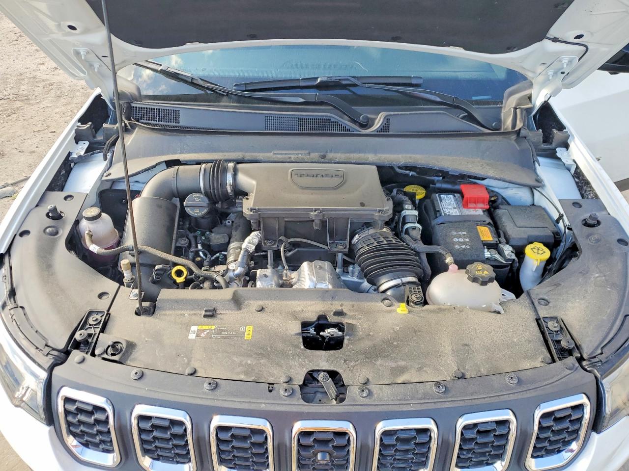 2024 JEEP COMPASS LATITUDE LUX photo 12
