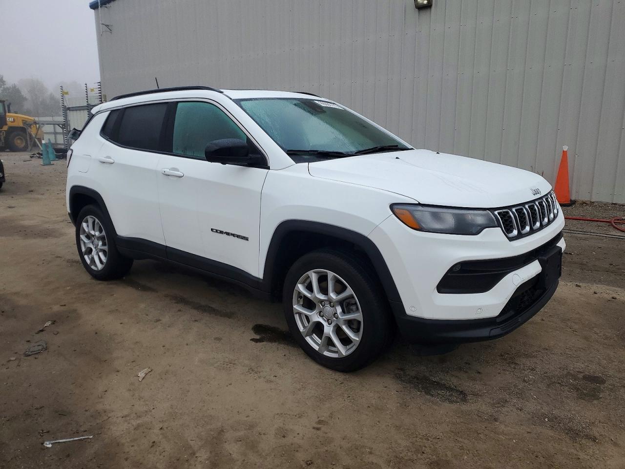 2024 JEEP COMPASS LATITUDE LUX photo 4