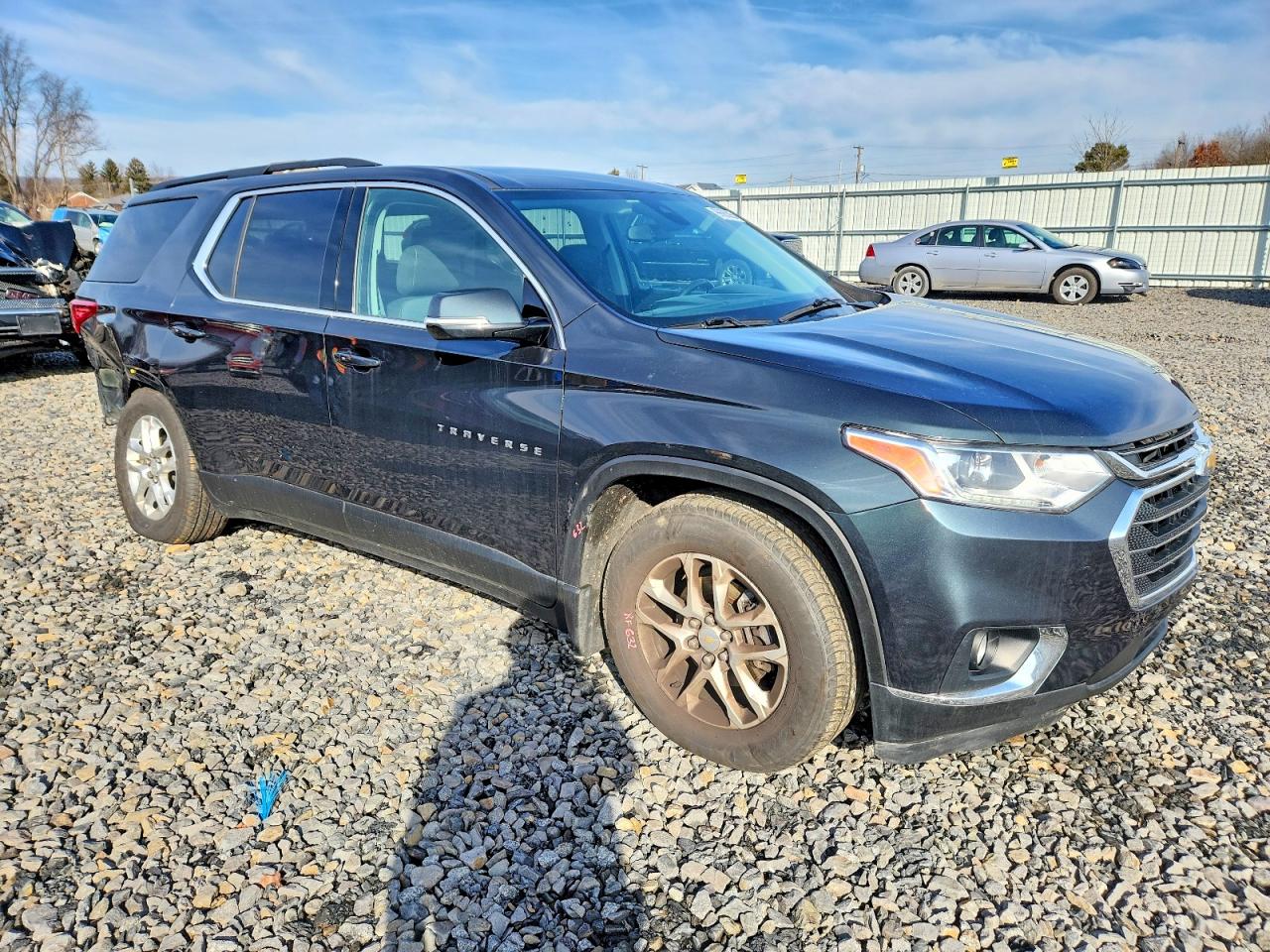 2020 CHEVROLET TRAVERSE LT photo 4