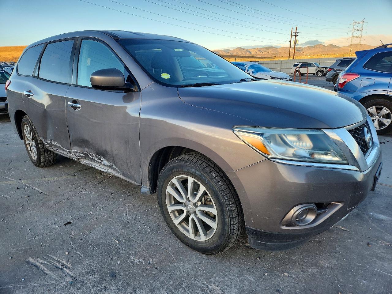 2013 NISSAN PATHFINDER S photo 4