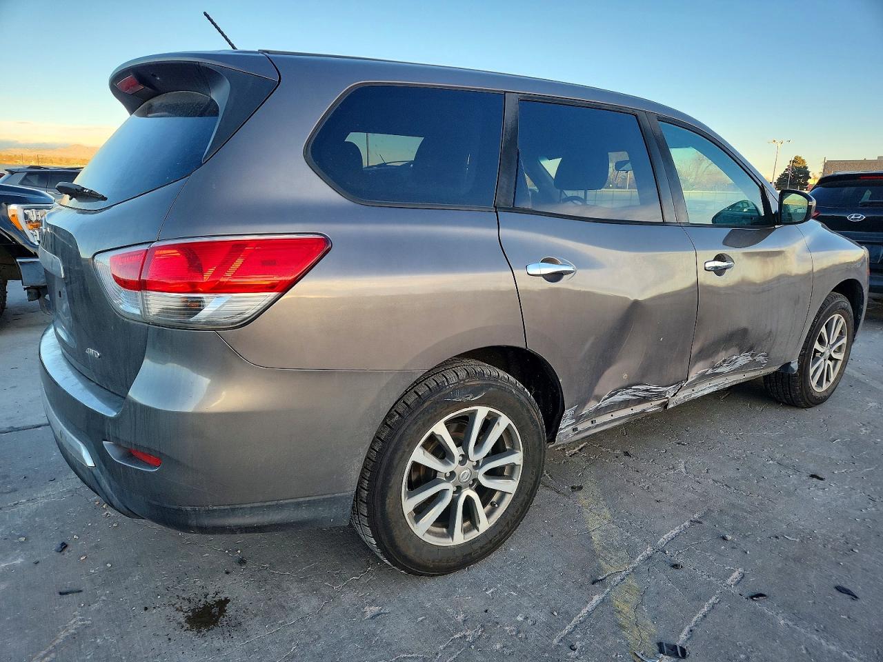 2013 NISSAN PATHFINDER S photo 3