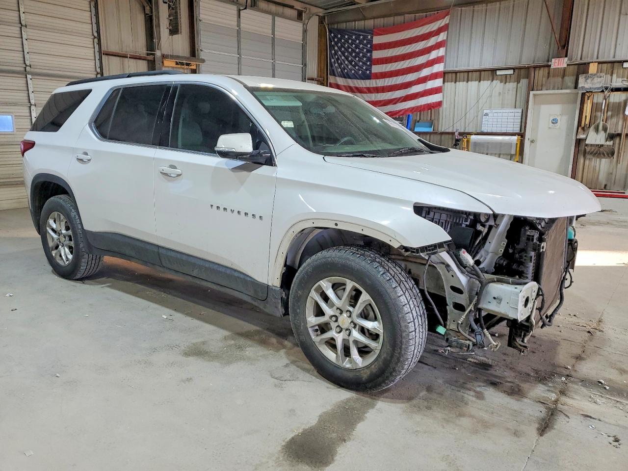2019 CHEVROLET TRAVERSE LT photo 4