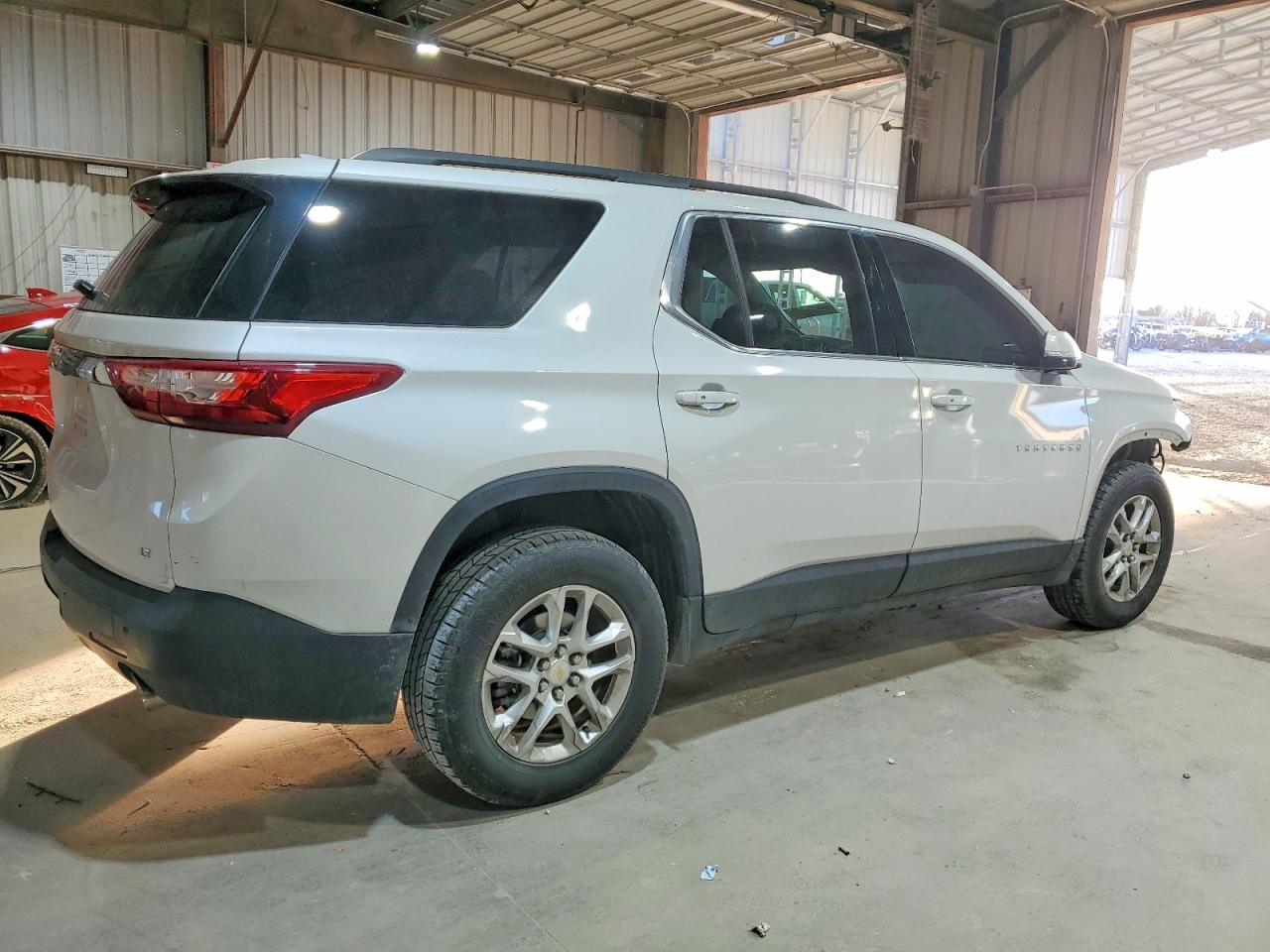 2019 CHEVROLET TRAVERSE LT photo 3