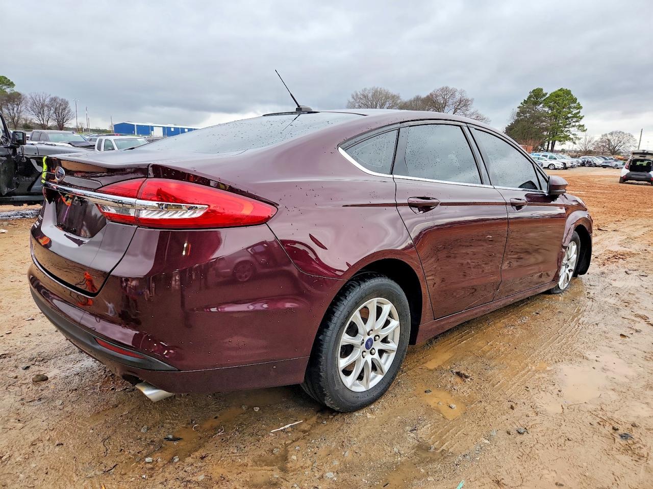 2017 FORD FUSION S photo 3