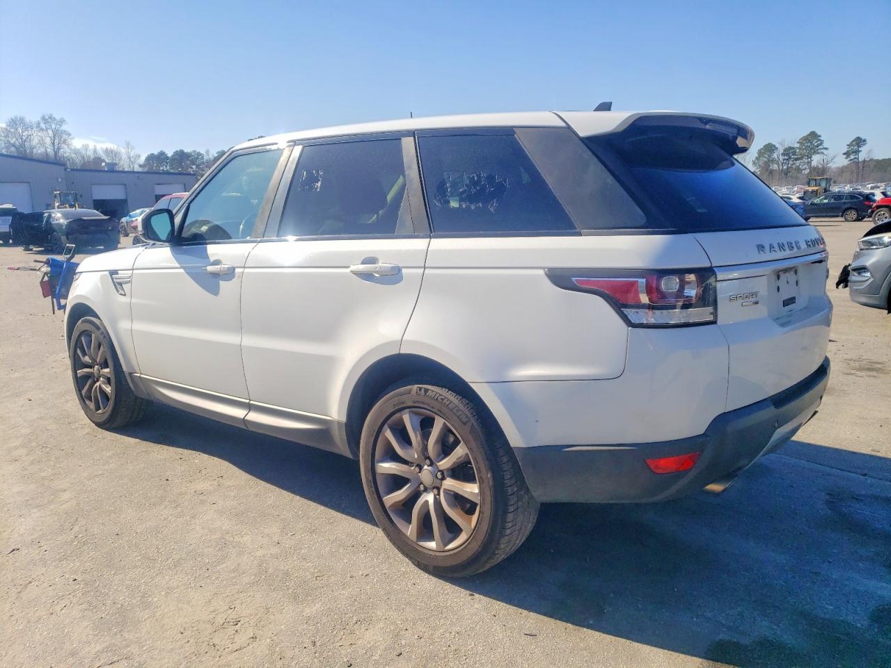 2016 LAND ROVER RANGE ROVER SPORT HSE photo 2