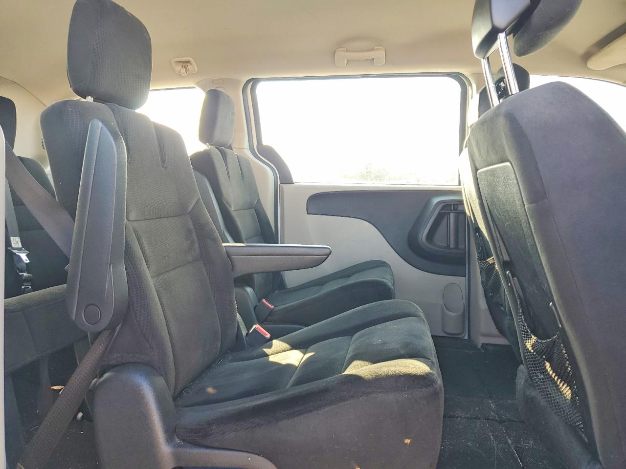 2015 DODGE GRAND CARAVAN SE photo 11