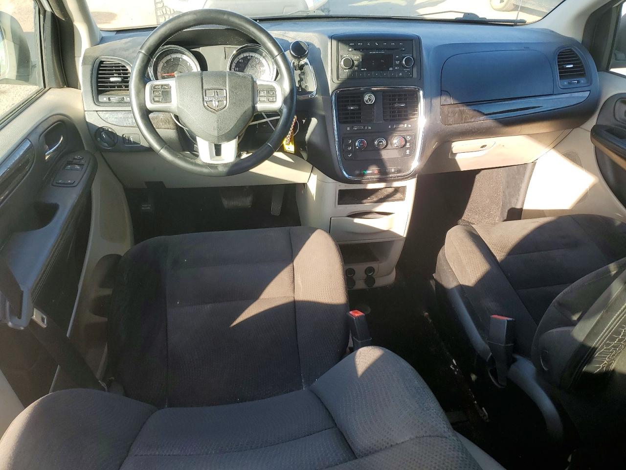 2015 DODGE GRAND CARAVAN SE photo 8