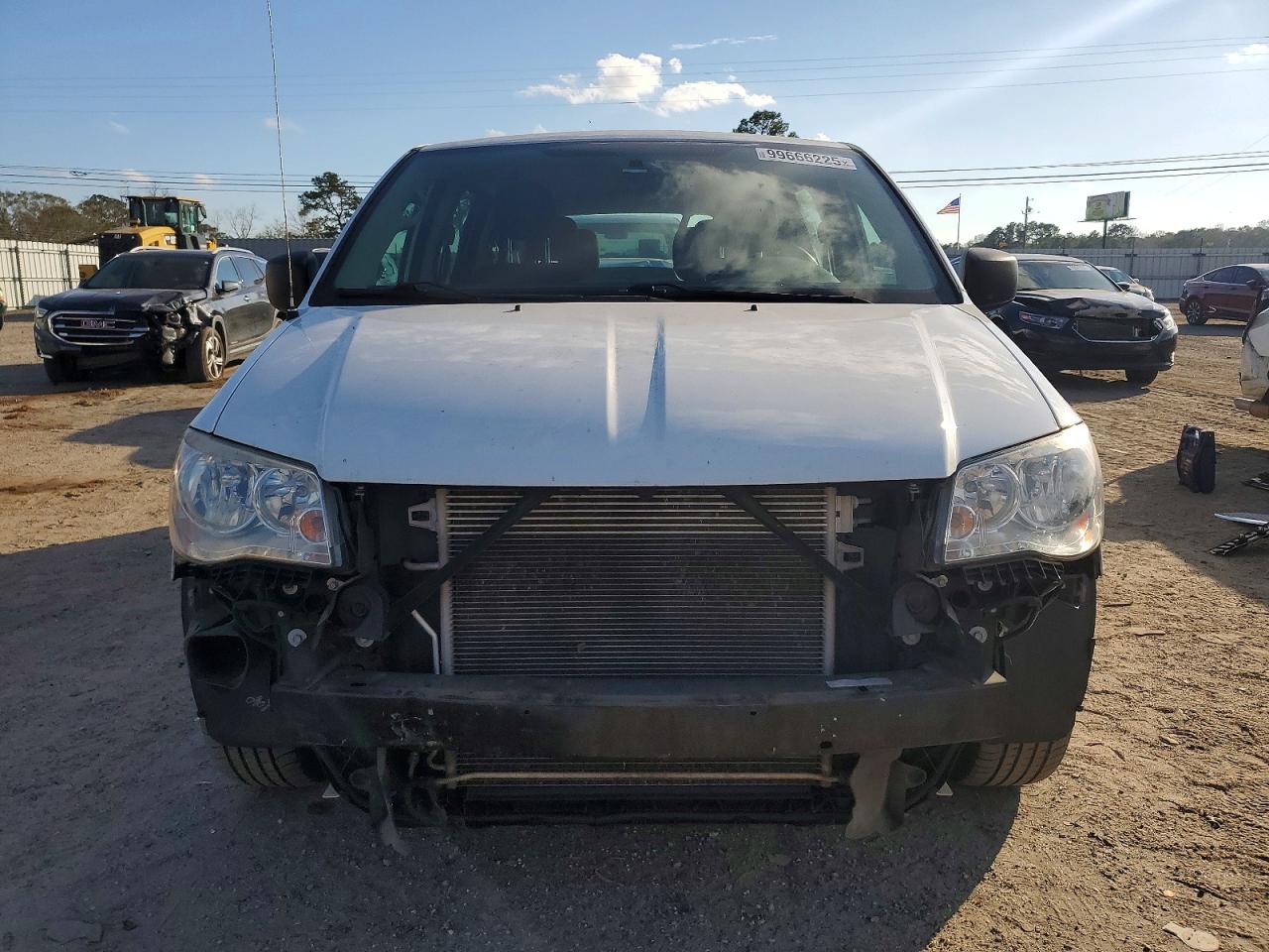 2015 DODGE GRAND CARAVAN SE photo 5