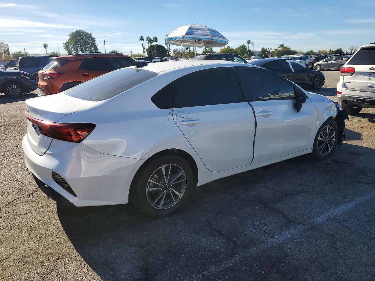 2024 KIA FORTE LX photo 3