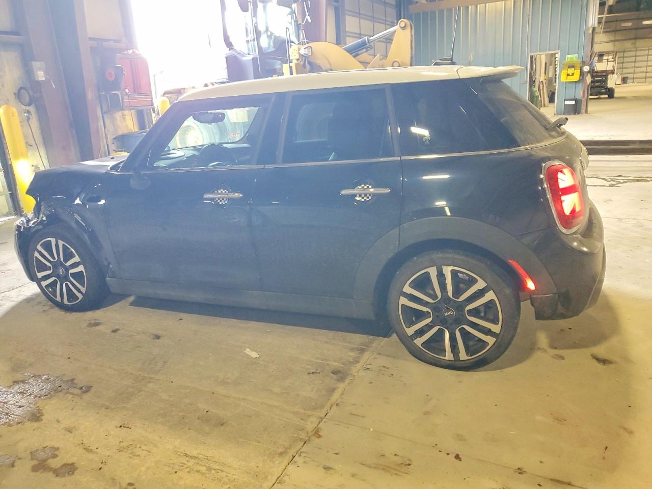 2020 MINI COOPER S photo 2