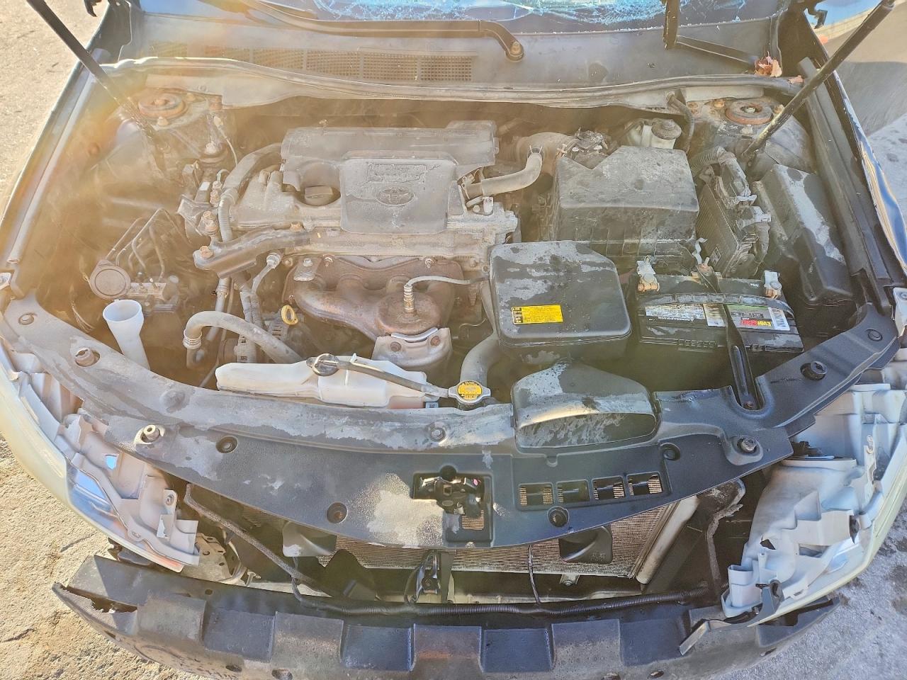 2014 TOYOTA CAMRY L photo 11