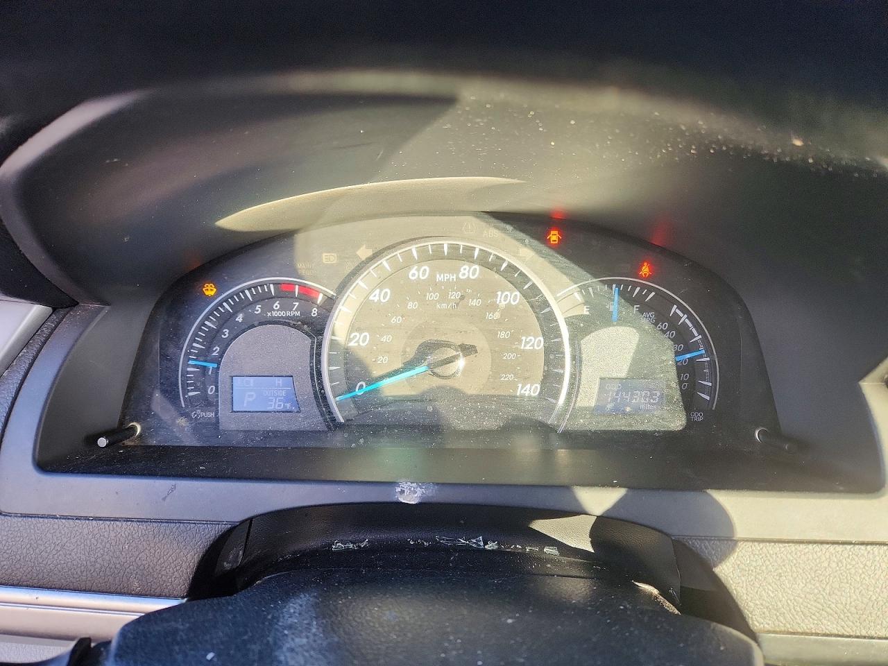 2014 TOYOTA CAMRY L photo 9